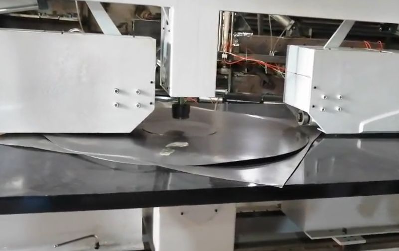 越南定制合作案例，**雙頭剪圓機